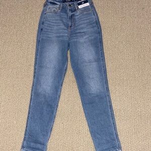 curvy Hollister mom jeans